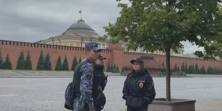 Rusia harton buxhet lufte, shpenzimet ushtarake tejkalojnë për herë të parë fondet për shërbimet sociale