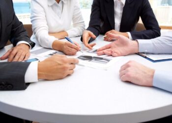 Mbledhjet janë humbje kohe, e vërtetojnë studimet