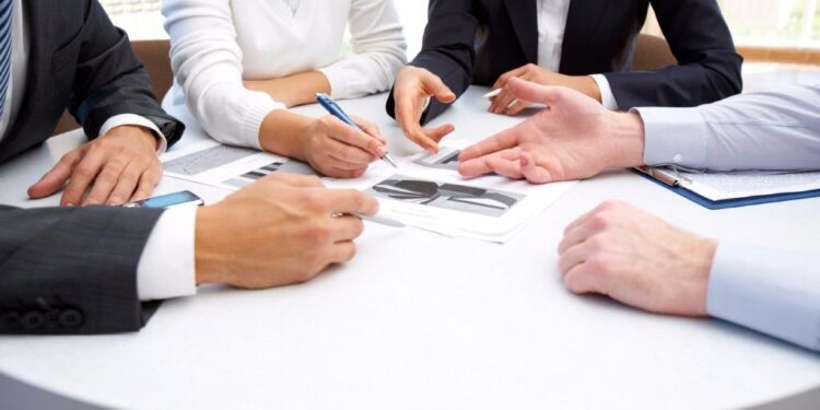 Mbledhjet janë humbje kohe, e vërtetojnë studimet