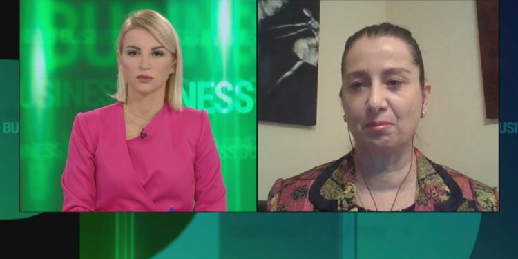 Ekspertja e ekonomisë shpjegon pse pensionet janë të ulëta dhe si mund të rriten