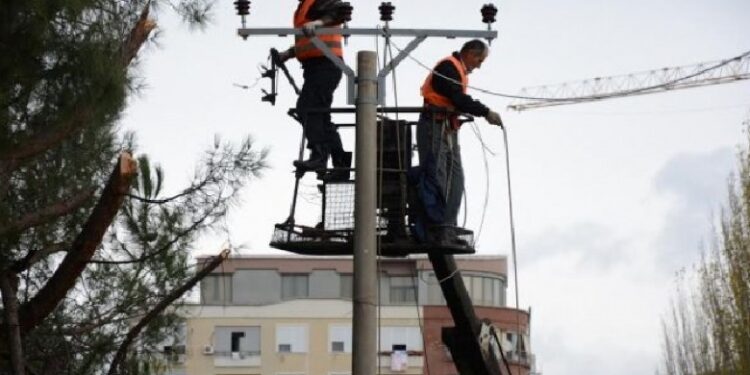 Riten pagat e punonjësve të OSSHE, për herë të parë do të zbatohet vjetërsia në punë