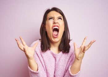 Si të reagojmë ndaj padrejtësive që na bëhen në punë?