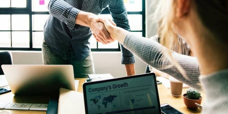 Si të kërkoni rritje page?