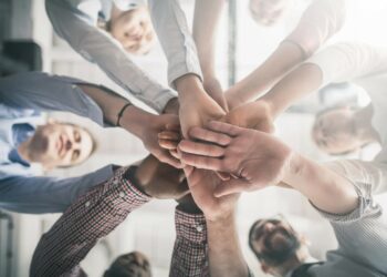 Pse trajtimi i punonjësve tuaj si familje është vendimi më i mirë i biznesit që mund të merrni