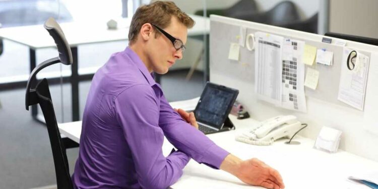 8 arsye pse duhet paguar punonjësit me paga mbi mesataren