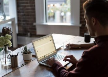 Vendet më të mira për punën në distancë, Shqipëria pozicionohet e 51-ta