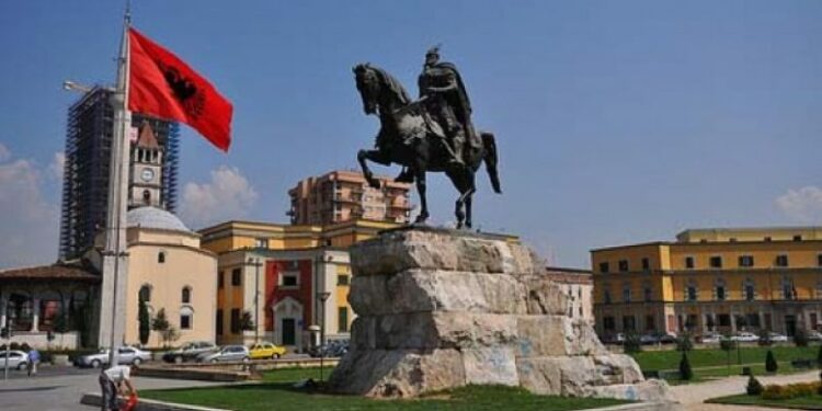 (Pa)varësia ekonomike e Shqipërisë! Me sytë nga importi, dërgesat e emigrantëve dhe investimet e huaja