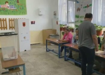 Votimi familjar, fenomeni zgjedhor që u mohon grave të drejtat e plota qytetare