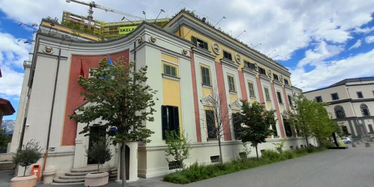 Buxheti i Tiranës 2024: Ndërtimet nuk do të ndalen, 8 milionë euro më shumë nga taksa e pronësisë, 6 milionë euro për të parkuar, rekord taksa e arsimit