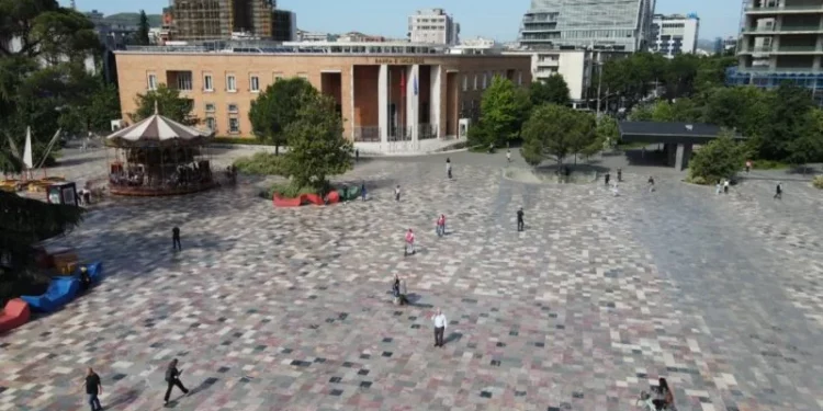 Ngadalësimi i blerjeve të banesave/ Ekspertët: Një ndër arsyet edhe operacionet e SPAK