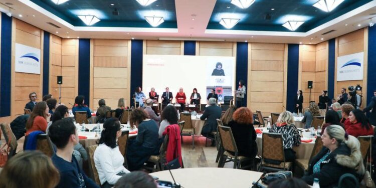 Jo Femicidit! Konferenca që bëri bashkë të gjithë kundër dhunës me bazë gjinore