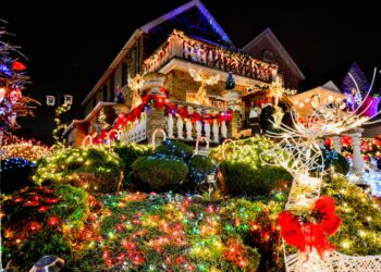 Cili vend shpenzon më shumë për Krishtlindje?