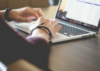 Paradoksi/ Shqipëria me më shumë akses në internet se rajoni, por me më pak njohuri për ta përdorur