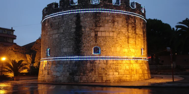 Durrës, 70% e hoteleve të rezervuar për festa. Cilët shtetas e preferojnë më tepër?