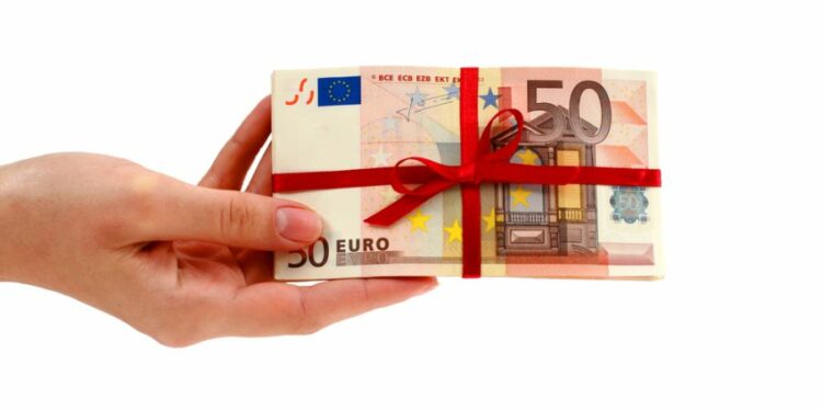 Festat, kohë e mirë për të negociuar pagën tuaj