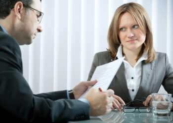 Si të veproni kur ju refuzohet rritja e pagës