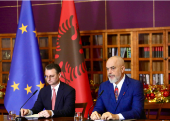 Anulohet koncesioni i ri/ Ministria e Financave tërhiqet nga procedura për “certifikatën elektronike”