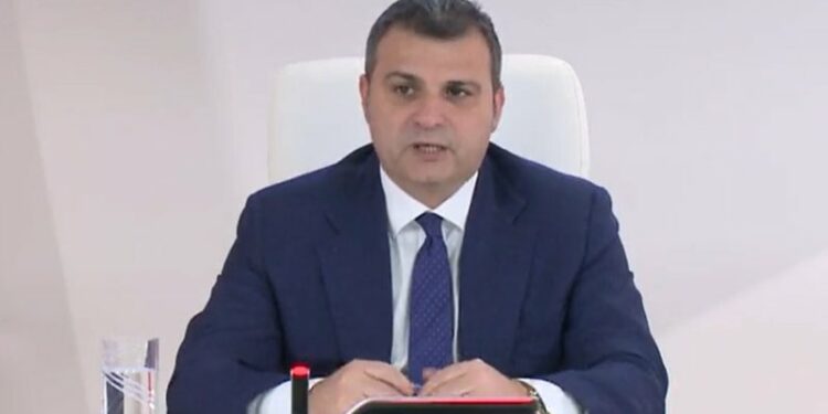 Ekonomia po ndryshon, Guvernatori: Po kalon një fazë riorientimi sektorial