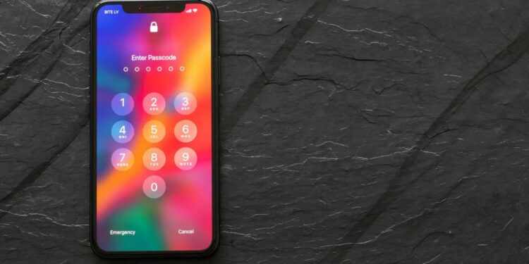 Përdoruesit e iPhone duhet të aktivizojnë opsionin e mbrojtjes së paisjes së vjedhur të Apple