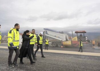 Përfundon 65% e punimeve, Balluku inspekton aksin Thumanë-Kashar. Kreu i ARRSH: Gati për sezonin turistik