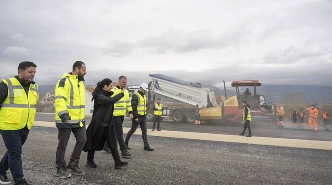 Përfundon 65% e punimeve, Balluku inspekton aksin Thumanë-Kashar. Kreu i ARRSH: Gati për sezonin turistik