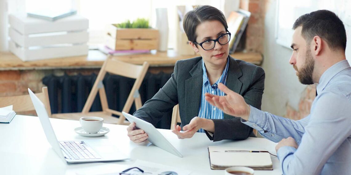 Këto janë 7 shenjat e para që ambienti juaj i punës është toksik