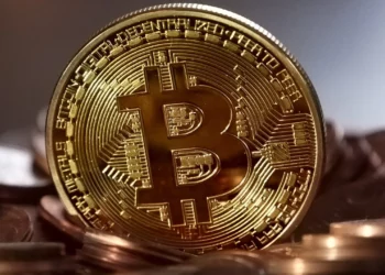 Rikthehet bitcoin, duke tejkaluar 44 mijë USD