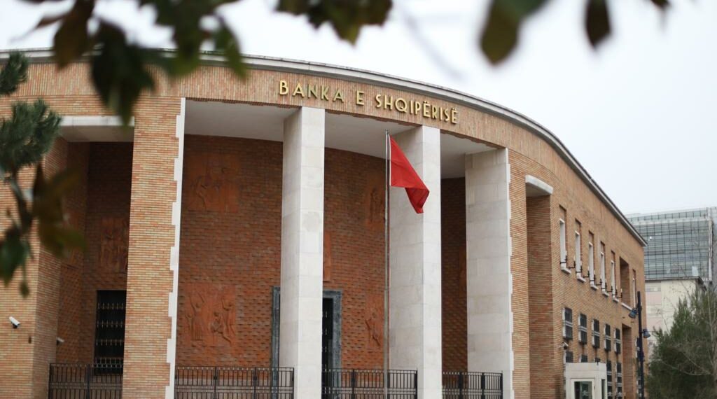 Para lekut, ja cilat kanë qenë kartëmonedhat lokale