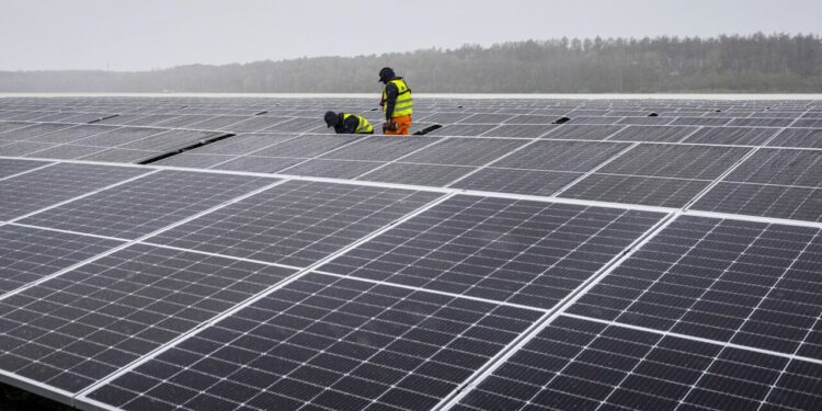 Shqipëria (pothuajse) si Suedia: 44% e energjisë vjen nga burimet e rinovueshme. Italia ndalon në 19% (dhe në rënie)