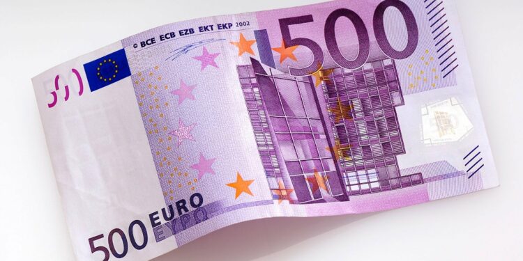 Ndalohet qarkullimi i kartëmonedhës 500 euro në Kosovë