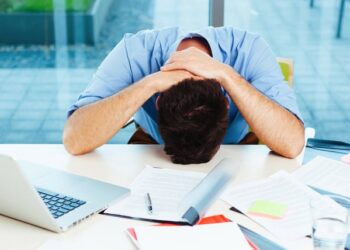 Si të kërkoni falje kur gaboni në punë