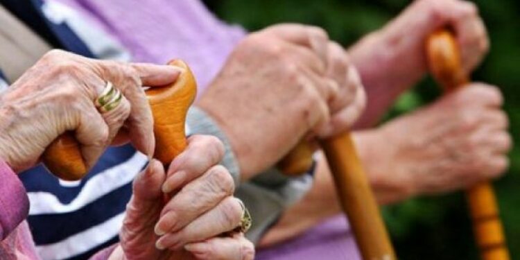 Dalja në pension/ Rritet mosha për gratë, vjetërsia për burrat