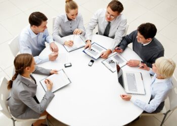 Mbledhjet janë humbje kohe, konfirmojnë studimet