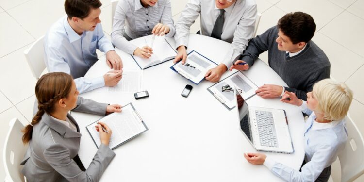 Mbledhjet janë humbje kohe, konfirmojnë studimet