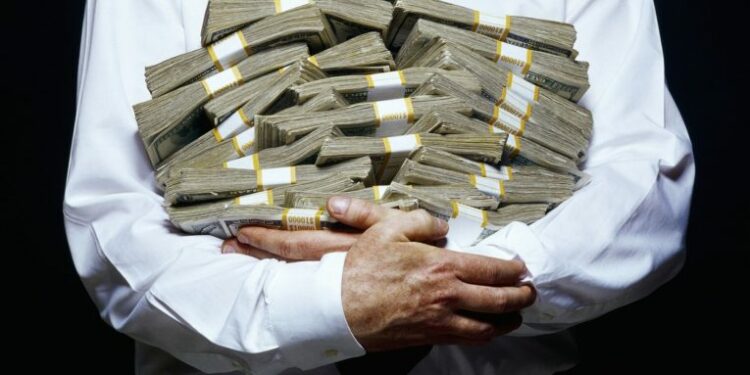 120 mijë milionerë në emigrim masiv. Cilat janë vendet ku po shkojnë?