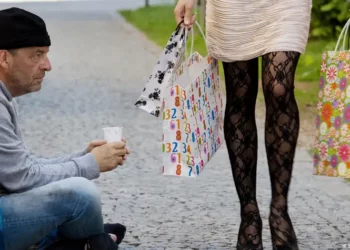 Studimi: Të pasurit më të pasur, të varfrit më të varfër