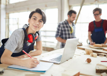 Si të silleni në 3 muajt e parë të punës