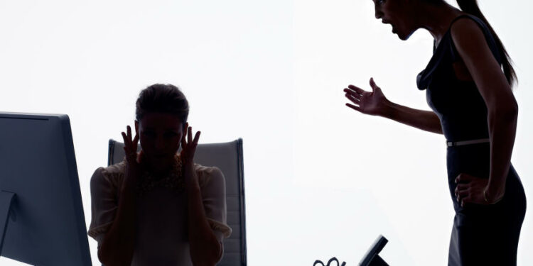 Disa shenja që tregojnë se keni një mjedis pune toksik