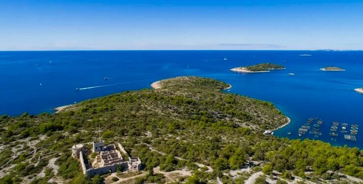 Ky qytet piktoresk në Kroaci po shet shtëpi për vetëm 13 cent! Detajet