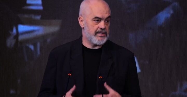 Premtimi i Ramës për mësuesit: Së shpejti paga 950 euro, por me disa nivele në bazë të meritës