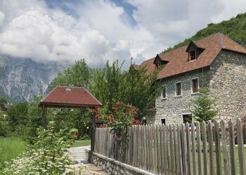 Gjoba deri në 400 mijë lekë, shtrëngohet ligji për strukturat akomoduese: Detyrim kategorizimi, kontrolle dhe në terren