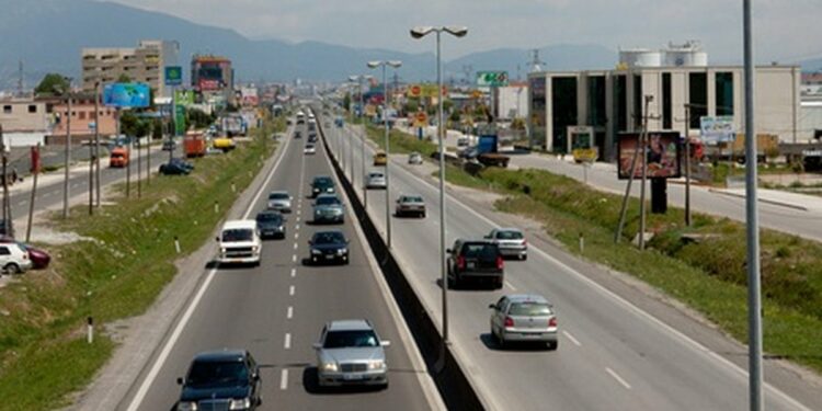 Drejtori i ARRSH, Evis Berberi: Rruga Durrës-Tiranë nuk do të jetë me pagesë