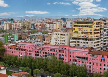 Alarmi i raportit të BERZH: Vetëm në Shqipëri nuk është rritur kënaqësia për të jetuar