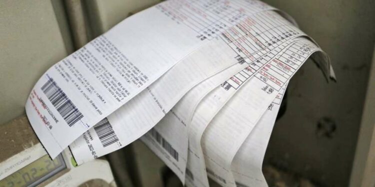 Borxhlinjtë e dritave, 1.4 miliardë lekë kamatvonesat e energjisë