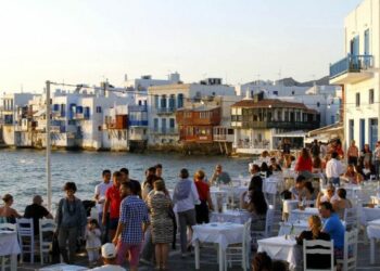 Greqia “rrëmben” turistët nga Turqia, ja lehtësia që ofron