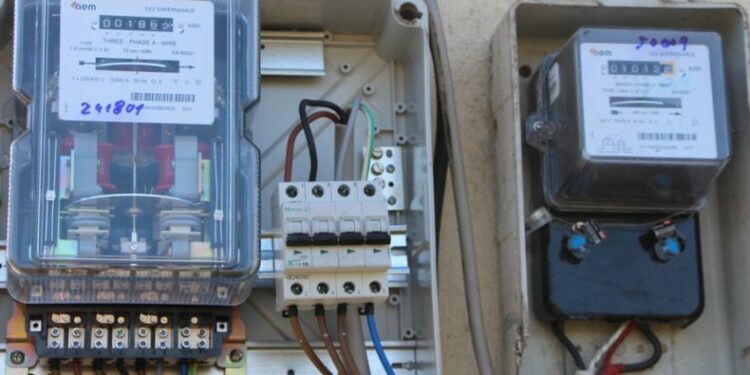 Pagesa e faturave të dritave, sportelet e FSHU hapur dhe të dielën