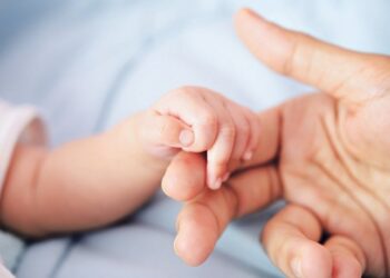 Thellohet kriza demografike, lindjet pësojnë rënien më të fortë në 30 vite