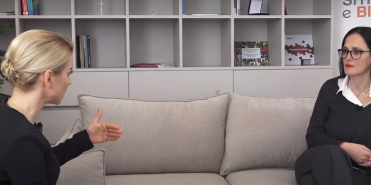 Deri në 9 milionë lekë, ministrja Ibrahimaj tregon hapat për të përfituar nga nisma e “start up”-eve