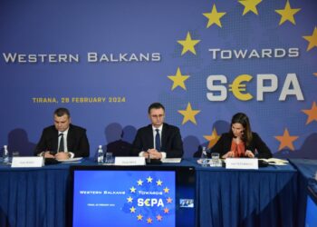 Ministrali/ Integrimi në Sistemin Europian të Pagesave mbledh në Tiranë drejtuesit e financave të Ballkanit