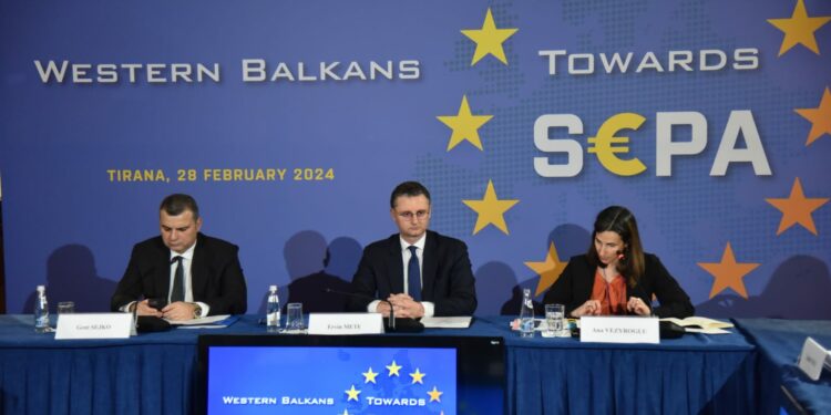 Ministrali/ Integrimi në Sistemin Europian të Pagesave mbledh në Tiranë drejtuesit e financave të Ballkanit